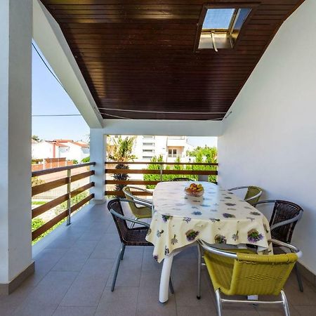 Apartment Matkos - With Garden And Terrace Nin Buitenkant foto